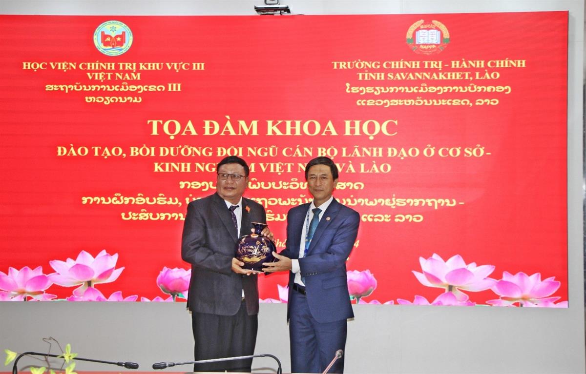 Tọa đàm khoa học: “Đào tạo, bồi dưỡng đội ngũ cán bộ lãnh đạo ở cơ sở - Kinh nghiệm Việt Nam và Lào”