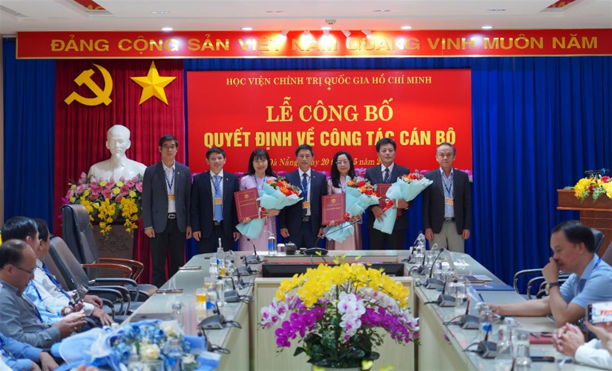 HỌC VIỆN CHÍNH TRỊ KHU VỰC III TỔ CHỨC LỄ CÔNG BỐ VÀ TRAO QUYẾT ĐỊNH BỔ NHIỆM CÁN BỘ LÃNH ĐẠO, QUẢN LÝ